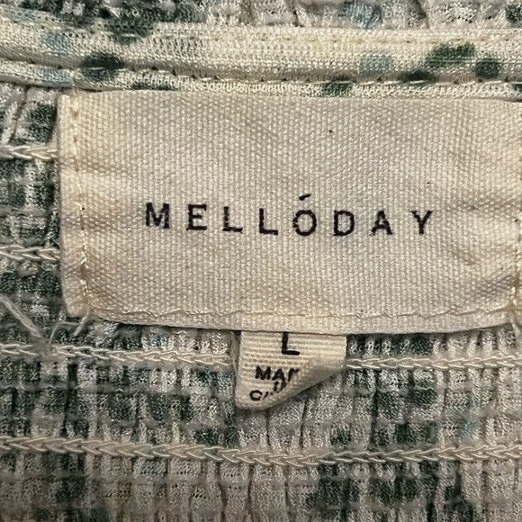 MELLODAY Green and White Leaf Floral Blouse Ruffle Smocked Size Large - Picture 3 of 6